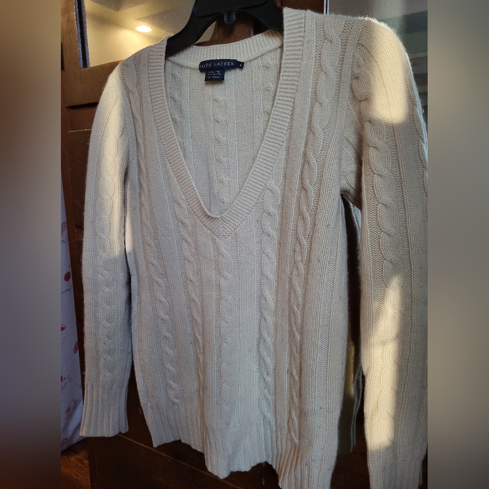 Cashmere. Ralph Lauren. Size M.